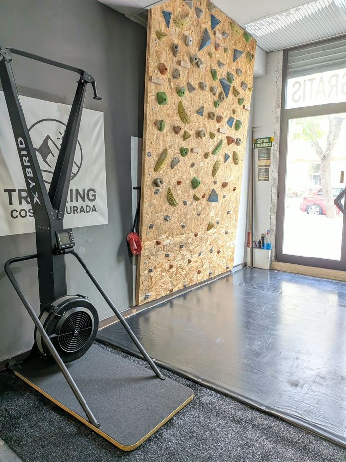 Ergómetro de esquí y rocódromo